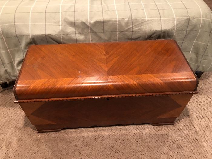 Lane furniture cedar chest