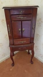 Jewelry chest