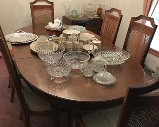 Vintage formal dining group by Thomasville—china cabinet, buffet, server, table and 6 chairs.