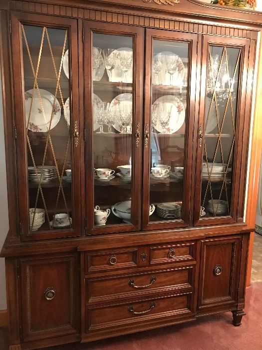 Vintage formal dining group by Thomasville—china cabinet, buffet, server, table and 6 chairs.