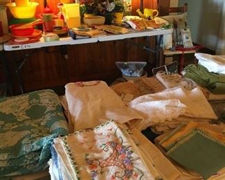 LINENS, TUPPERWARE