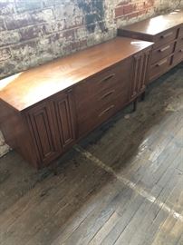 Broyhill Sculptra credenza