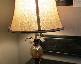 GOLD BALL TABLE LAMP WITH PALM EXTENTIONS