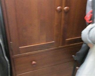 ARMOIRE DRESSER
ETHAN ALLEN