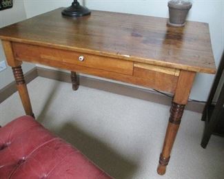 ANTIQUE KITCHEN TABLE WITH SINGLE DRAWER