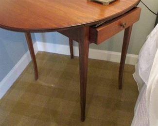 DROP LEAF SIDE TABLE WITH SINGLE DRAWER
