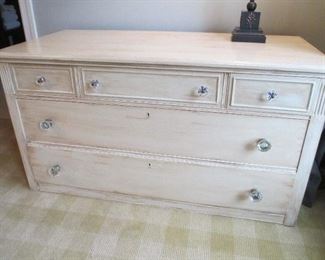 SHABBY CHIC DRESSER - CONSOLE CABINER
