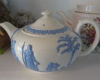 WEDGWOOD WHITE JASPER TEAPOT