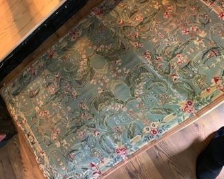 Many area rugs and runners.