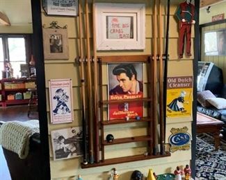 Many vintage style metal signs.