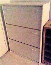 WWT020 Off-White Pressed Wood Shoe Cabinet