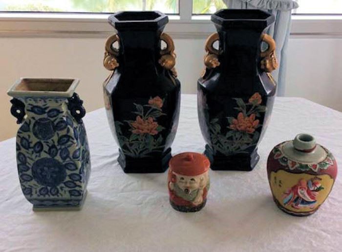 WWT025 Oriental Porcelain Vases