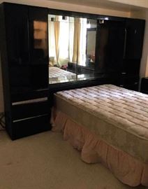WWT027 Large Black & Silver 4 Piece Bedroom Set