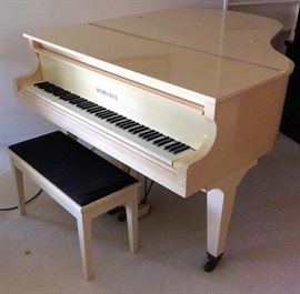 WWT055 Horugel Baby Grand Piano