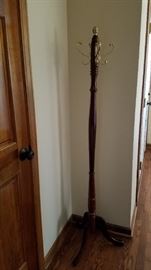Hall tree