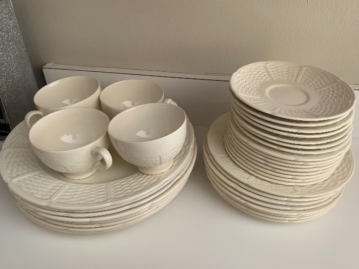 Wedgwood Willow Weave Set. 