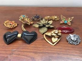 Vintage Pins & Morehttps://ctbids.com/#!/description/share/134618