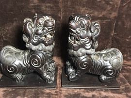 Foo Dog Lot #15 https://ctbids.com/#!/description/share/134589