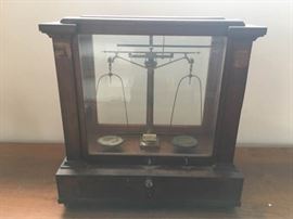 Antique Scale https://ctbids.com/#!/description/share/134167