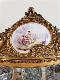 Ornate Gold Curio porcelain detail