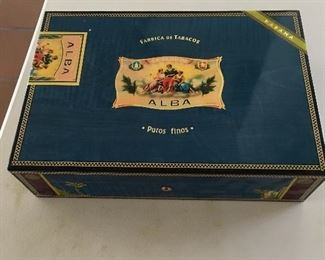 Elle blue 110 cigar humidor