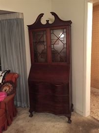 Duncan Phyfe Secretary/Hutch Mahogany