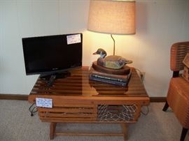Lobster cage coffee table, duck lamp, 22" tv