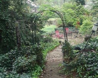 Through the archway to a garden