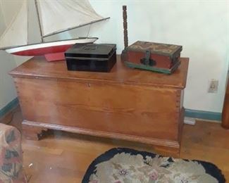 Blanket chest; hooked rug; document box