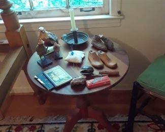 Small candlestick table with tripod base