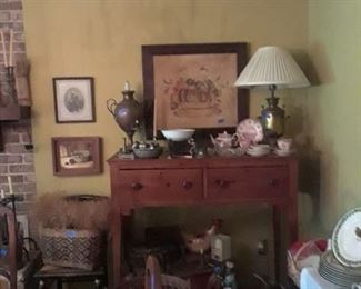 Pine hunt board; baskets, chalkware sculpture and more