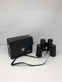 binoculars 