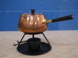 fondue pot  