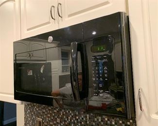 GE under cabinet Micorwave