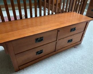 Blanket chest