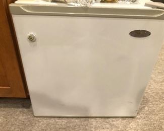 Apartment size refrigerator