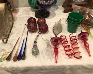 More art class Christmas decor