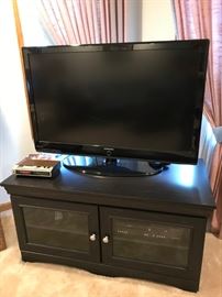 MEDIA CABINET WITH A 46" SAMSUNG - LCD HD TV (LN46A500T1F) AND MAGNAVOX DVD/VCR PLAYER