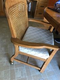 KITCHEN TABLE WITH 6 CHAIRS