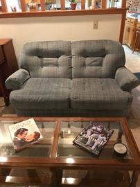 FLEXSTEEL LOVE SEAT