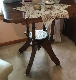 VINTAGE PARLOR TABLE  WITH BEAUTIFUL DETAIL