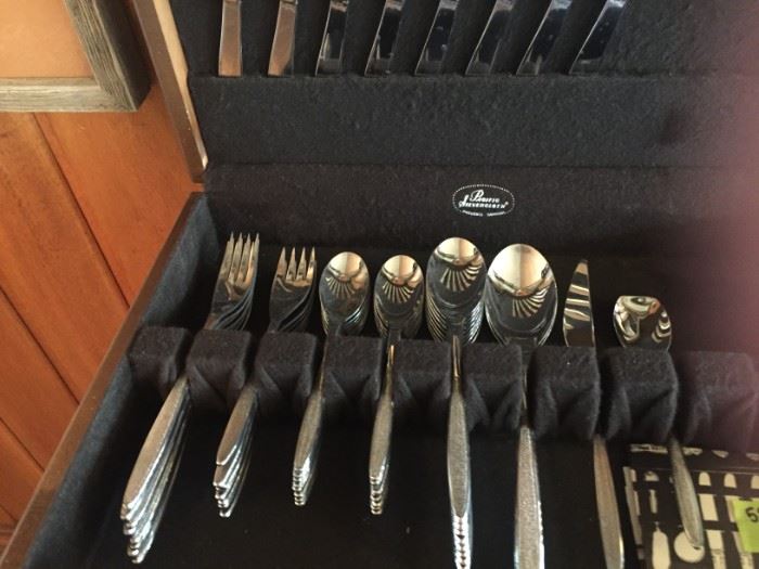 Vintage Tradition Stainless flatware - Ronvik pattern