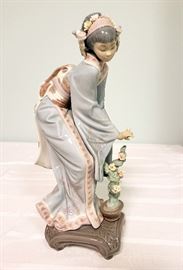 Lladro #1449 "Mayumi"