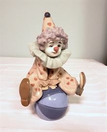 Lladro #5813 "Having a Ball"