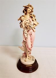 Giuseppe Armani "Loving Arms" #880 - 1993 Events Figure - hand signed by Giuseppe Armani