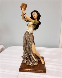 Giuseppe Armani "Spanish Gypsy Dancer" #417- with original box