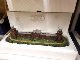 Harbour Lights "Navesink Twin Lights - New Jersey" special edition with box