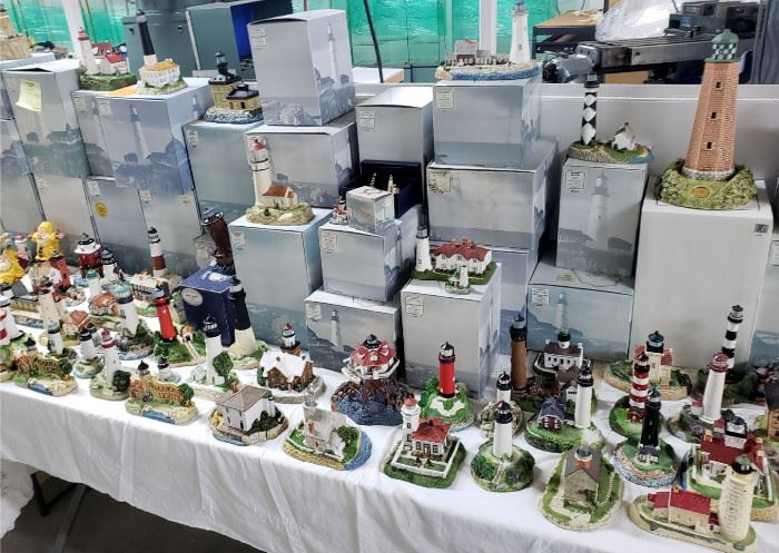 HUGE collection of Harbour Lights lighthouses - many still in the boxes!
