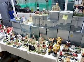 HUGE collection of Harbour Lights lighthouses - many still in the boxes!