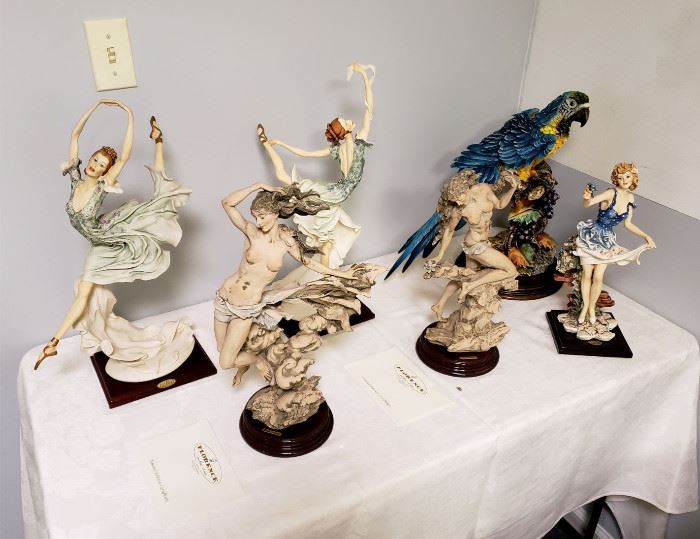 Massive collection of Giuseppe Armani figurines - many are limited edition (see the bottom half of the photo gallery for indiviual photos of the figurines)